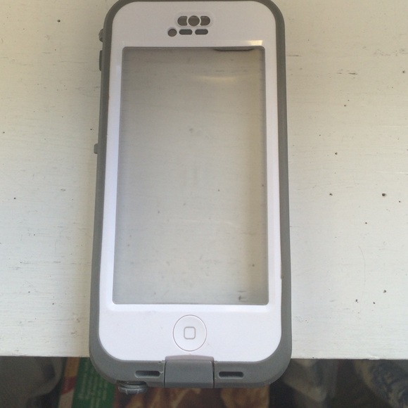 iPhone 5c lifeproof case in white - Picture 1 of 3