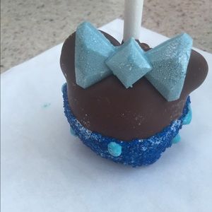 Meet your Posher, Olivia