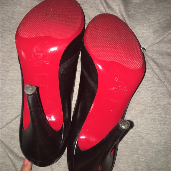 Christian Louboutin Black Lavalliere Bow Pumps - Picture 2 of 4