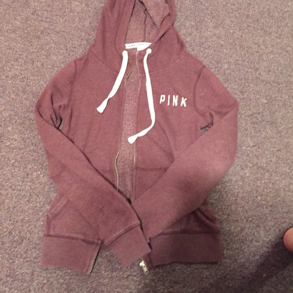 Maroon sweat shirt