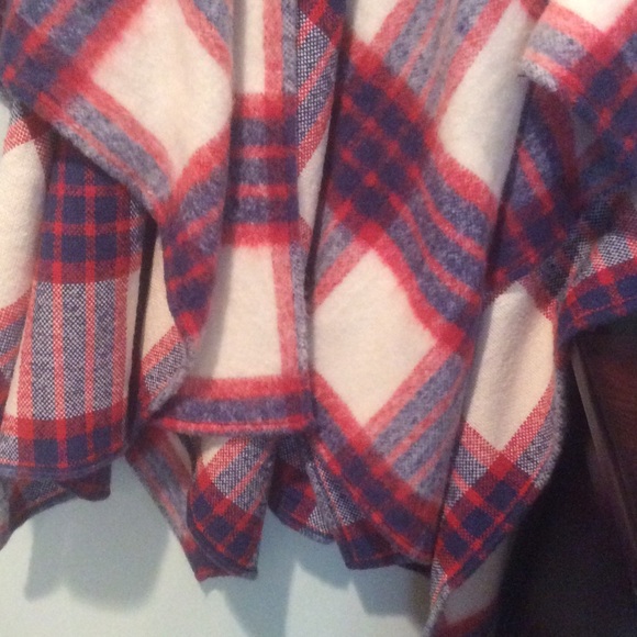 Urban Outfitters Wool & Alpaca Open Poncho Blanket - Picture 4 of 4