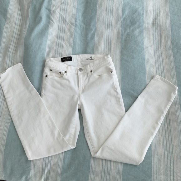 White skinny jeans