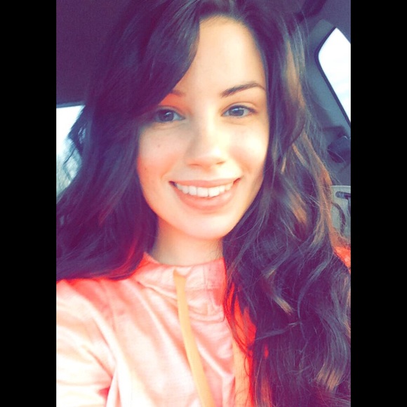 Meet your Posher, Savannah - Picture 3 of 3