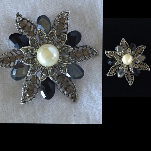 'Pearl's Night Out' pendant AND pin.