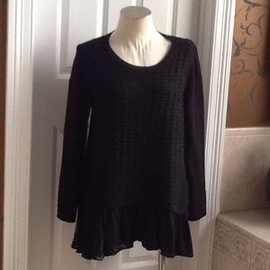 Black sweater tunic with lace Ruffles.