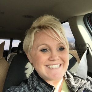 Meet your Posher, Courtney