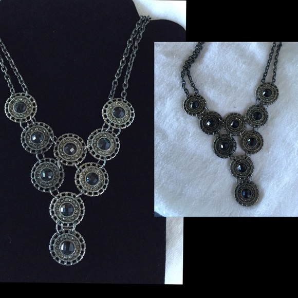 'Elian' hematite plated necklace. NEW