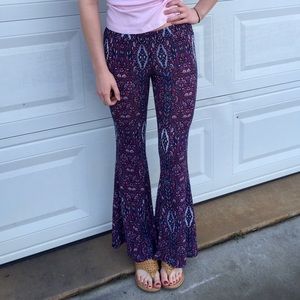 Patterned loose, flowy pants