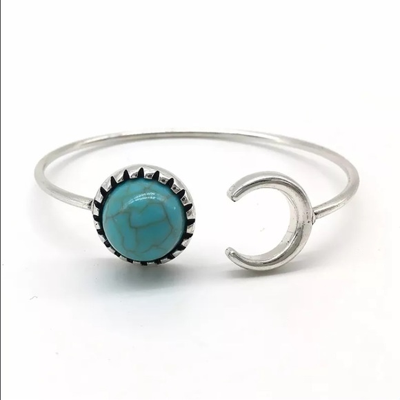 🎉FLASH SALE🌙💎 Moon bangle Bracelet