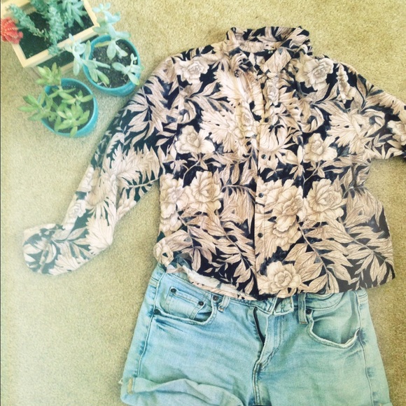 H&M Floral Long Sleeve Crop Top