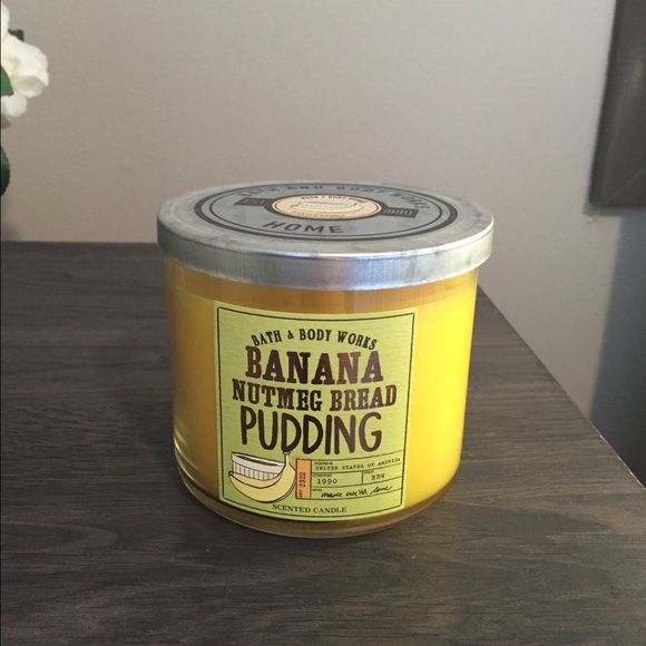 Bath & Body Works candle