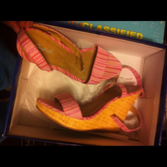Ankle wrap wedges