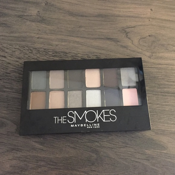 Maybelline the smokes palette