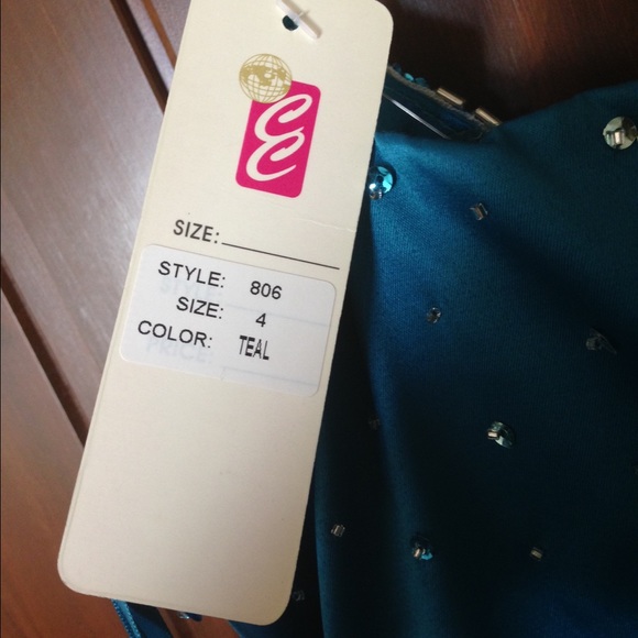 Prom dress - Picture 3 of 3