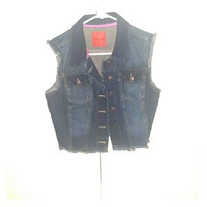 SIZE MEDIUM JEAN JACKET