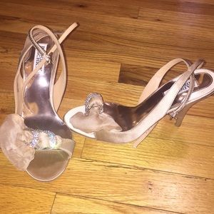 Badgley Mischka size 7.5 sandal heels. NEVER WORN
