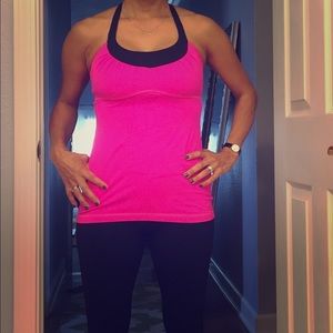 Lululemon workout tank top with bra lining.