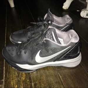 Nike volleyball shoe