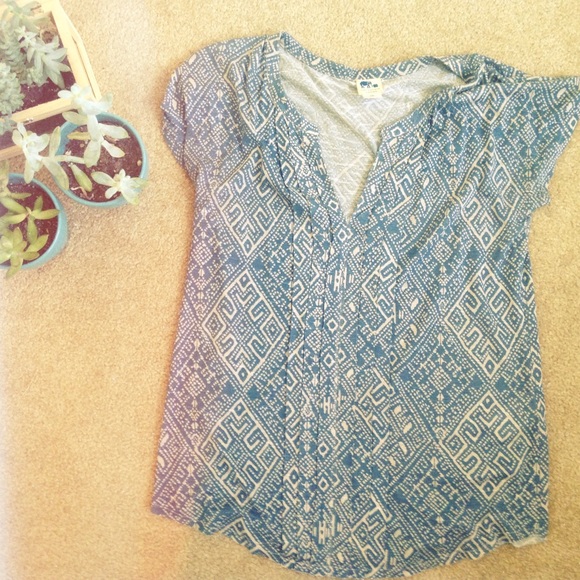 Lucky Brand blue patterned top