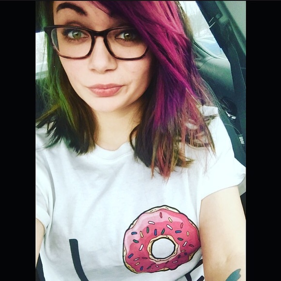 Meet your Posher, Leah - Picture 1 of 1