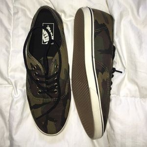 Camo women's shoes