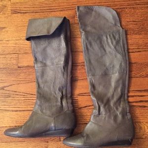 Grey boots