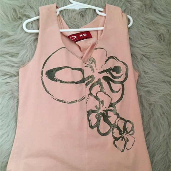 Oakley top