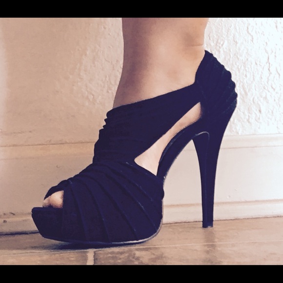 Qupid Black Suede Heels