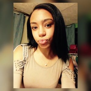 Meet your Posher, Naomi