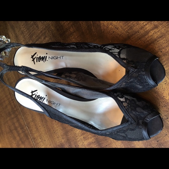 Fancy heels - Picture 3 of 4