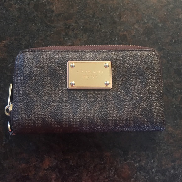 Great condition mk wallet