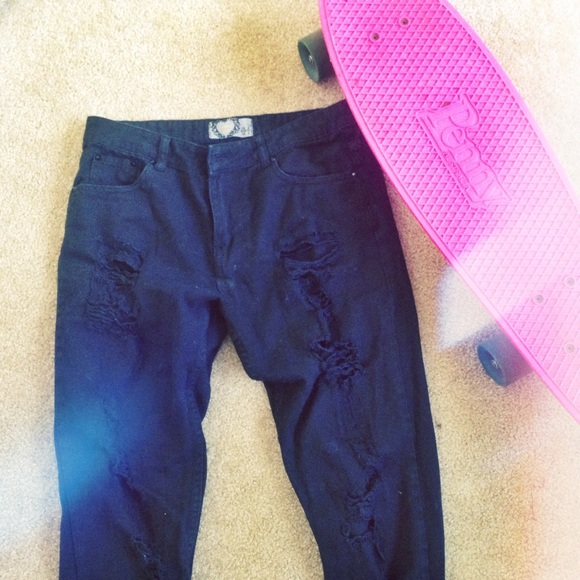 Black boyfriend ripped jeans