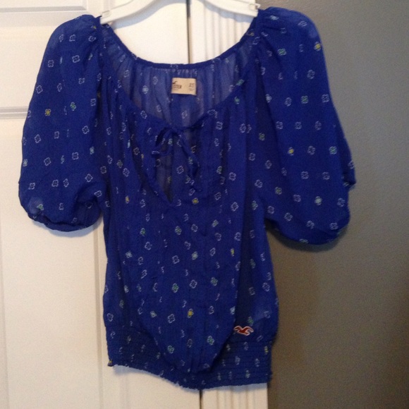 Hollister top