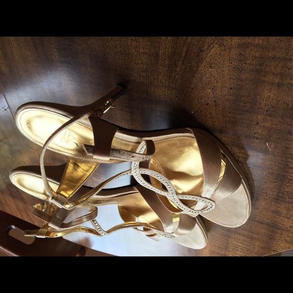 Fancy heels - Picture 2 of 4