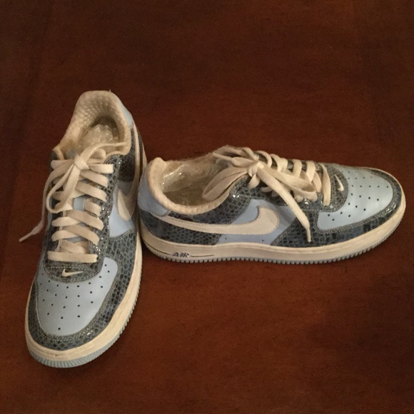 Nike AF1 limited edition sneaker - Picture 2 of 3