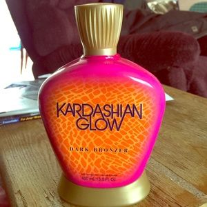 Kardashian Glow Dark Bronzer Tanning Lotion