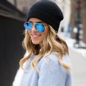 Blue mirrored Ray Bans