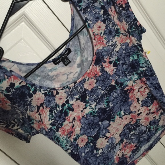 Multicolored crop top