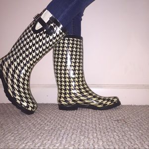 Houndstooth Rain Boots