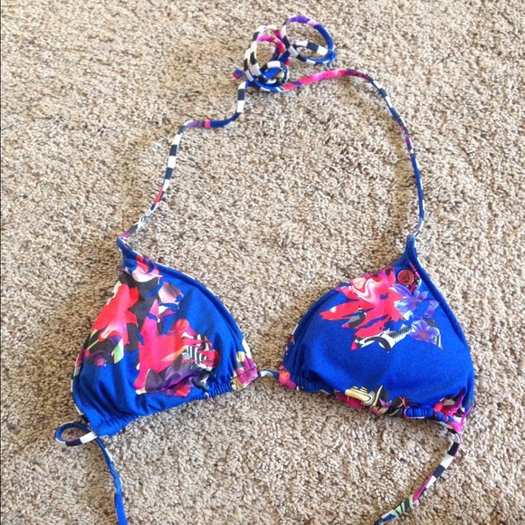 Reversible rip curl bikini top