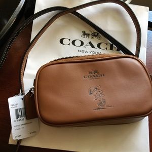 SALE 🎈 🎀💎SNOOPY CROSS-BODY POUCH💎🎀