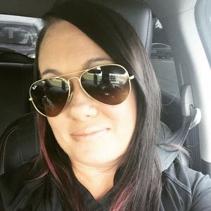 Meet your Posher, Julia