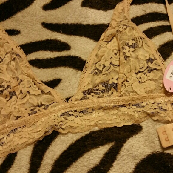 NWT beige lace bralette!!!