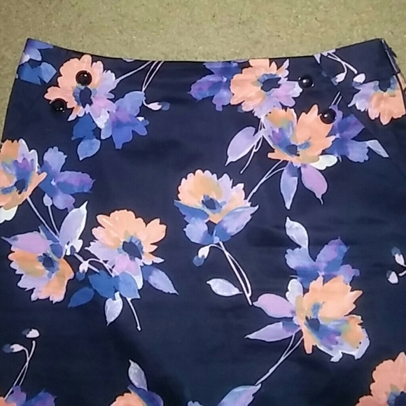 Flower THE LIMITED SKIRT - Picture 2 of 4