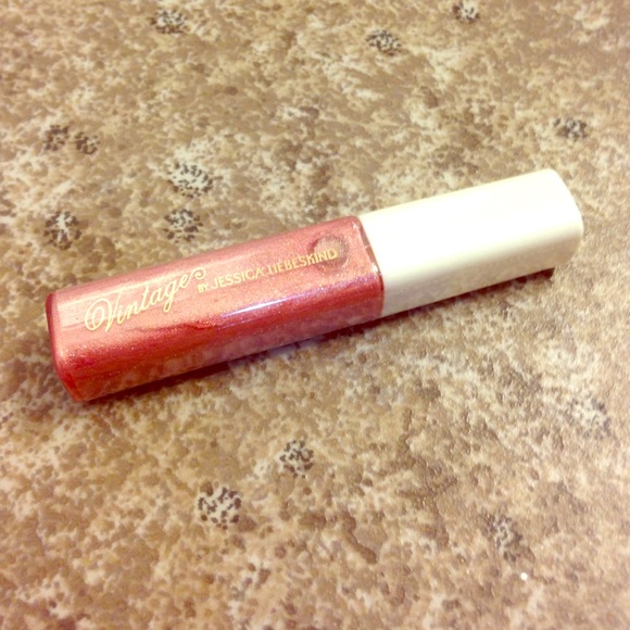 Lip gloss