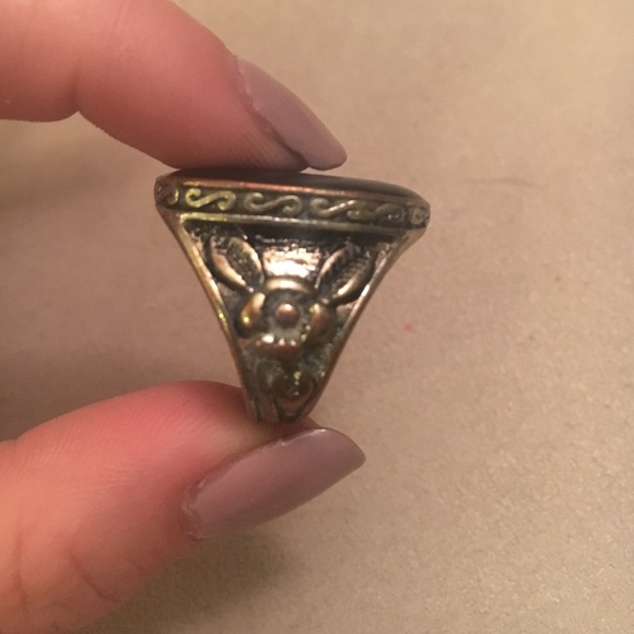 Ring - Picture 2 of 3