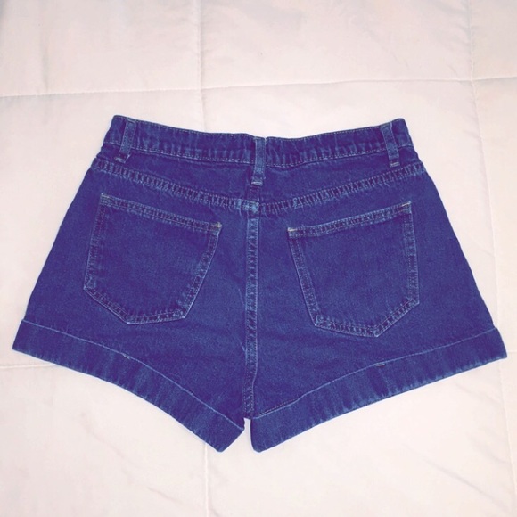 HIGH RISE SHORTS - Picture 2 of 2