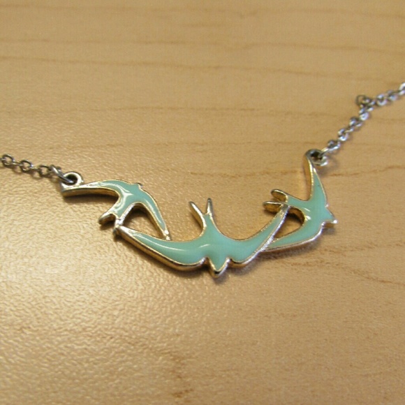 Hot Topic Jewelry - Bird Necklace $$OBO$$