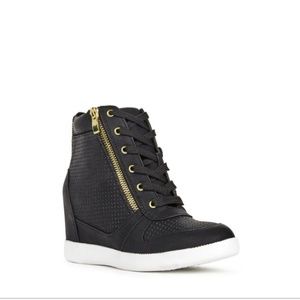 Wedge Sneaker