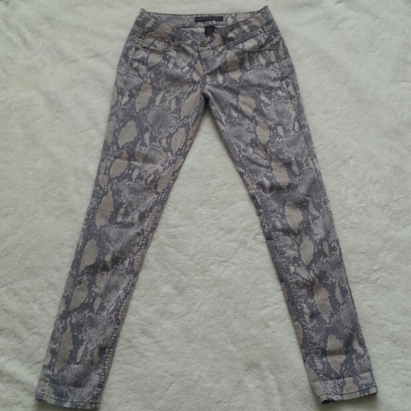 SOLDBUNDLE.  Skinny Pants - Picture 2 of 4